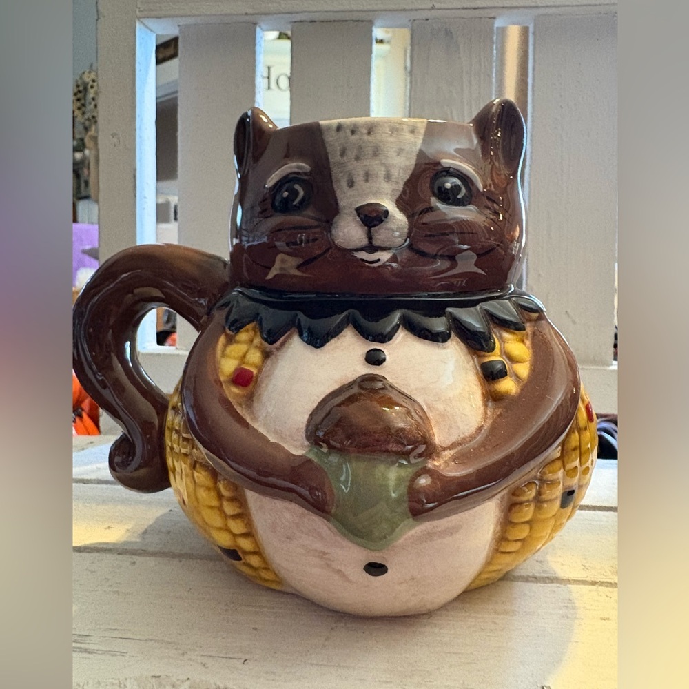 Charming Squirrel Ceramic Mug - Brown and Cream